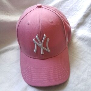 New York Yankees ‘47 Women’s adjustable pink hat